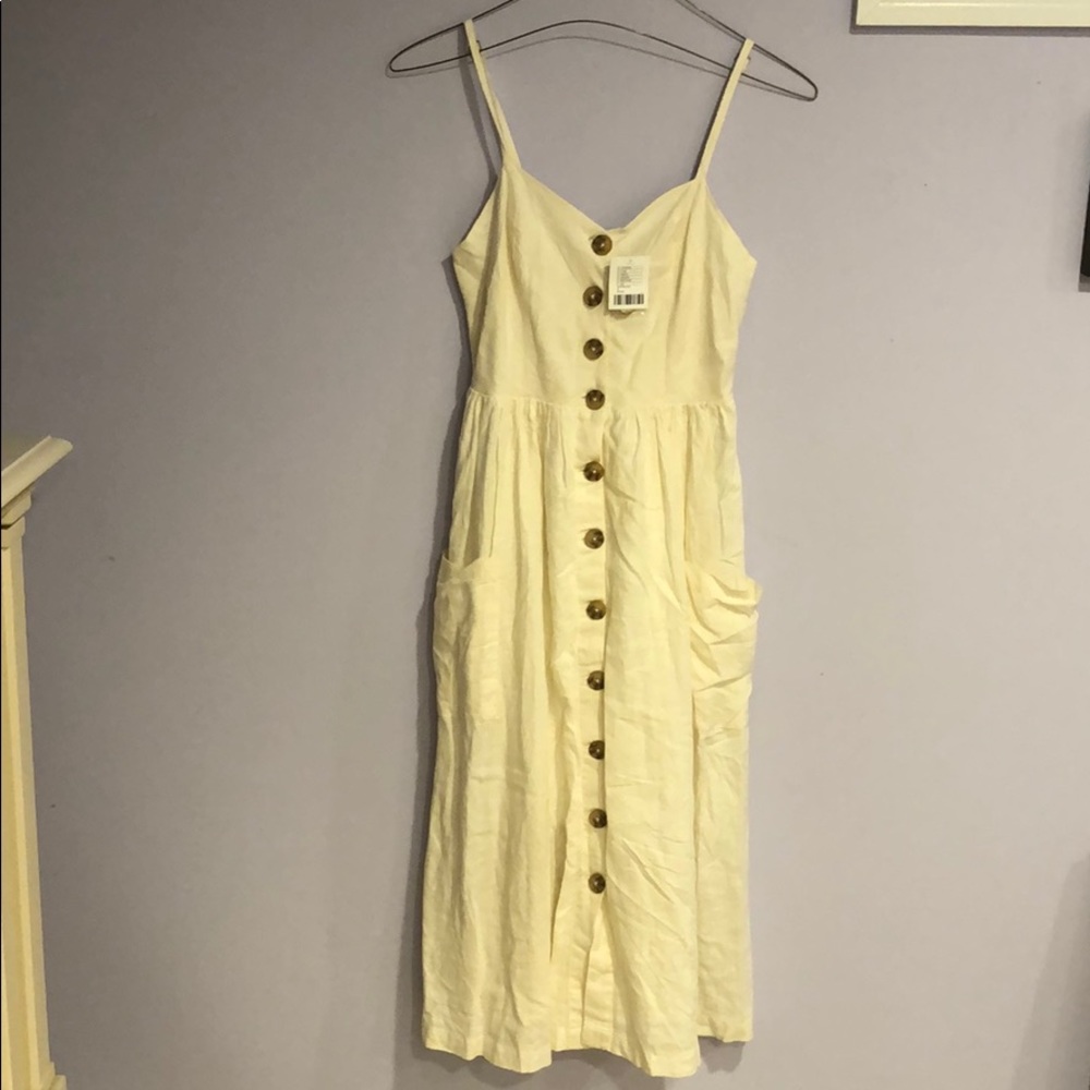 Small Sleeveless Cream Urban Outfitters Dress